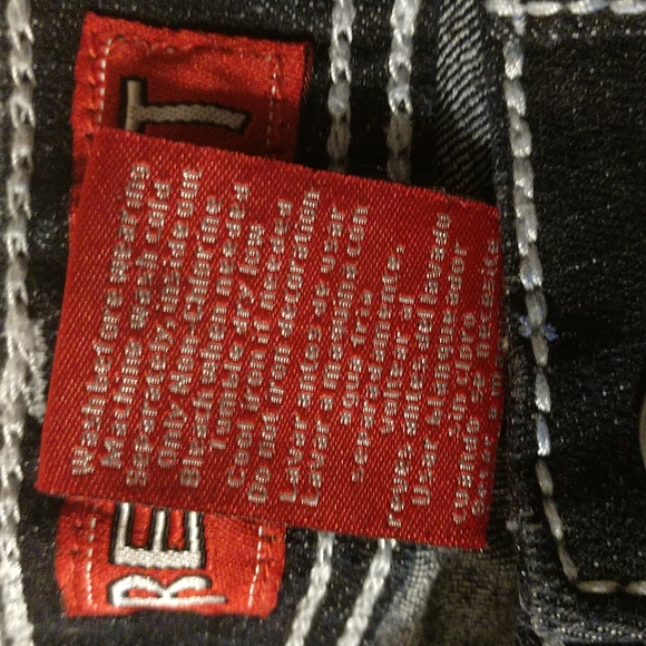 Red Rivet Dark Wash Denim Shorts Juniors Size 3. Rhinestones on Back - Picture 5 of 12